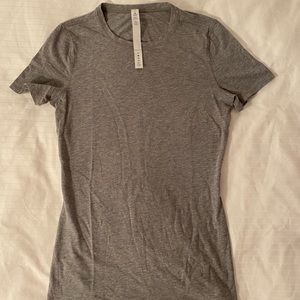 Lululemom grey t-shirt size 4